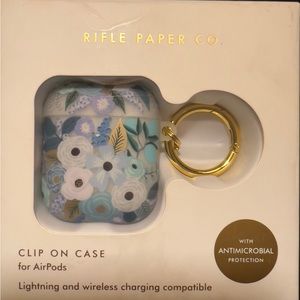 Air pod first gen. Clip on case